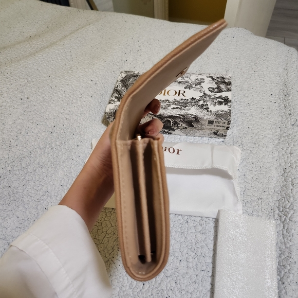 Dior Wallet - Picture 4 of 13